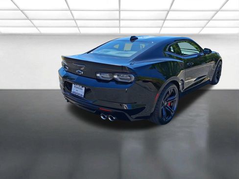 Used 2022 Chevrolet Camaro SS RWD image 3