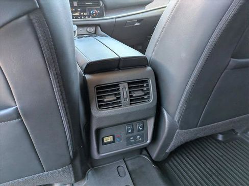 Used 2021 Nissan Rogue Platinum AWD/4WD image 21