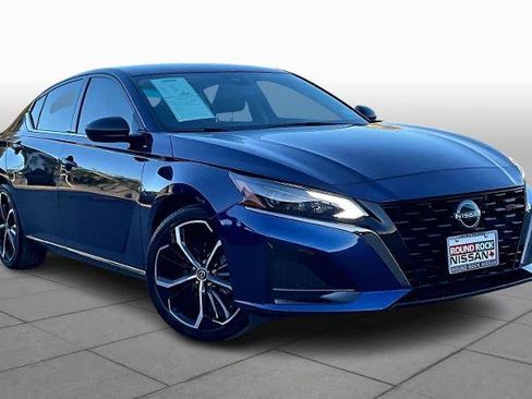 Certified 2024 Nissan Altima 2.5 SR image 2