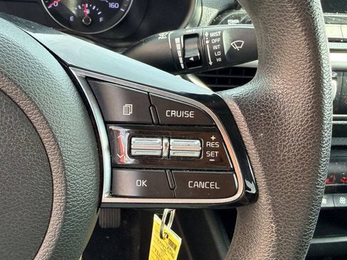 Used 2019 Kia Forte LXS FWD image 14