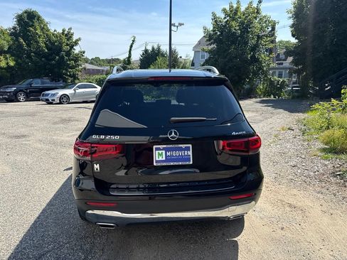 Used 2021 Mercedes-Benz GLB 250 4MATIC image 5