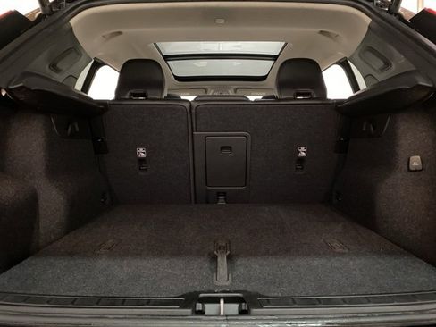 Used 2025 Volvo XC40 B5 Plus image 87