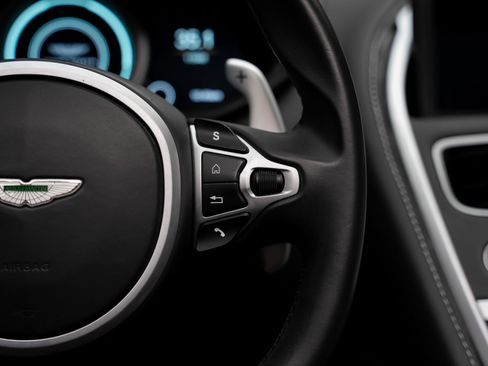 Used 2019 Aston Martin DB11 Volante RWD image 45