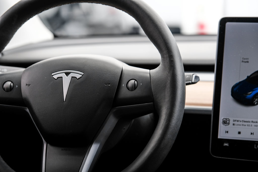 Used 2021 Tesla Model Y Long Range AWD/4WD image 21