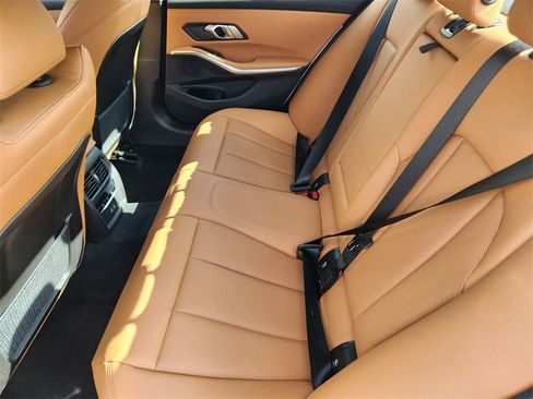 Used 2022 BMW 330i xDrive Sedan w/ Premium Package image 16