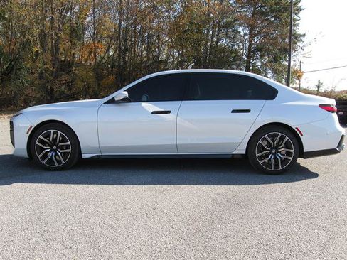 Used 2024 BMW 760i xDrive w/ Premium Package 2 image 2