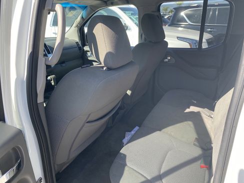 Used 2018 Nissan Frontier SV image 17