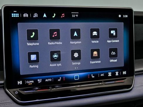 Used 2025 Volkswagen Tiguan SE w/ Panoramic Sunroof Package image 19