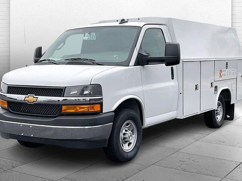 New 2025 Chevrolet Express 3500 1WT w/ Power Convenience Package image 2