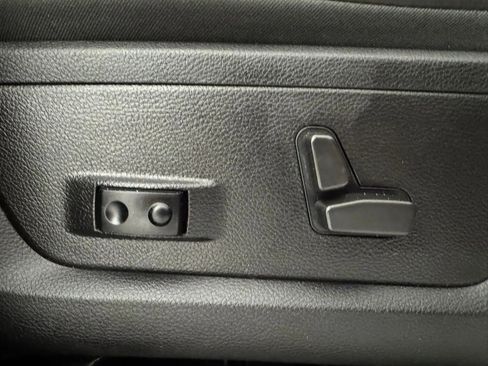 Used 2021 RAM 3500 Limited w/ Max Tow Package image 34