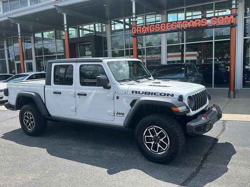 Used 2024 Jeep Gladiator Rubicon w/ Technology Group AWD/4WD image 1