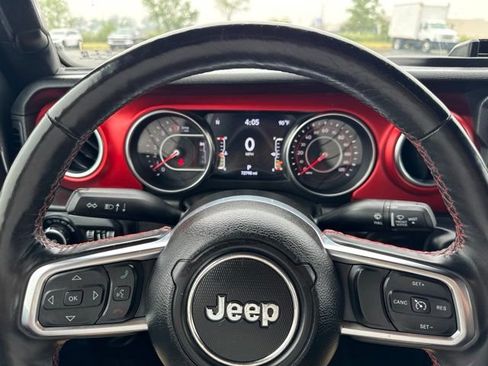 Used 2019 Jeep Wrangler Unlimited Rubicon w/ LED Lighting Group AWD/4WD image 12