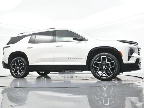 Used 2025 Chevrolet Traverse High Country FWD image 49