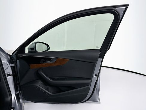 Used 2023 Audi A4 2.0T Premium w/ Convenience Package image 32