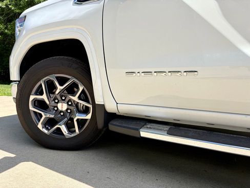 Used 2025 GMC Sierra 1500 SLT w/ SLT Convenience Package AWD/4WD image 13