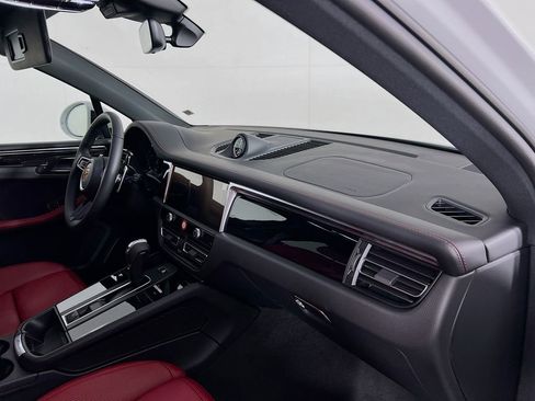 New 2026 Porsche Macan image 31