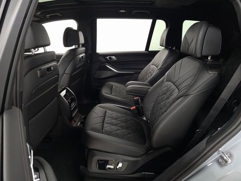 Used 2026 BMW X7 xDrive40i w/ M Sport Package AWD/4WD image 40