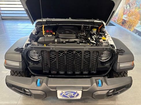 Used 2023 Jeep Wrangler Unlimited w/ Cold Weather Group AWD/4WD image 58