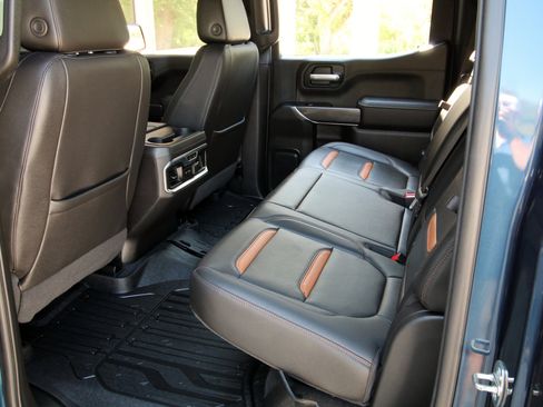 Used 2019 GMC Sierra 1500 AT4 w/ AT4 Premium Package AWD/4WD image 47