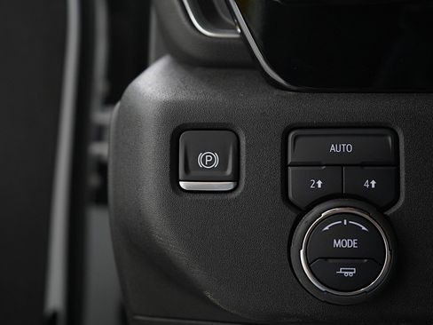 Used 2025 Chevrolet Silverado 1500 LT image 29