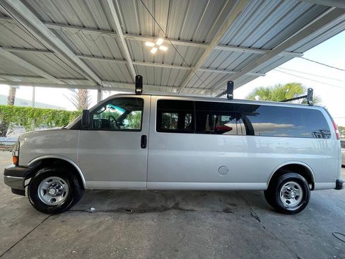 Used 2017 Chevrolet Express 3500 LT w/ LT Preferred Equipment Group RWD image 21