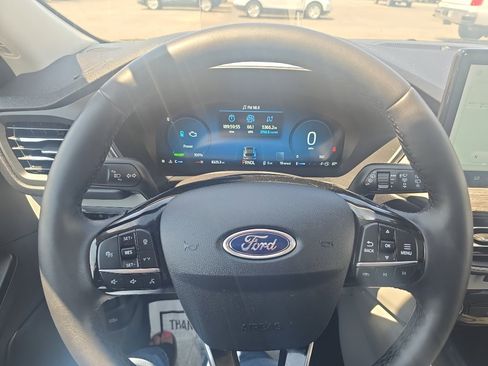 Used 2024 Ford Escape SE w/ PHEV Premium Package FWD image 17