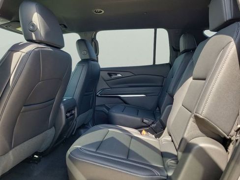 New 2026 Chevrolet Traverse LT image 10
