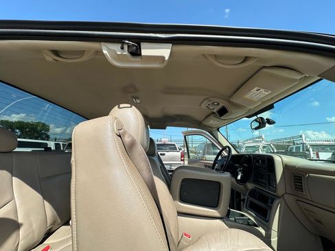 Used 2004 GMC Sierra 2500 SLT w/ Skid Plate Package AWD/4WD image 41