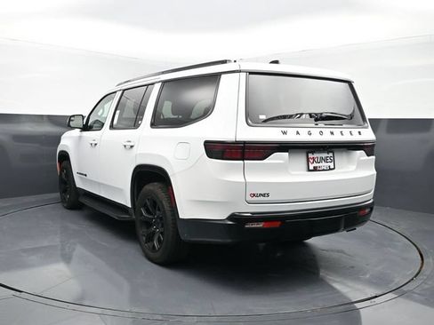 Used 2024 Jeep Wagoneer Series II AWD/4WD image 6