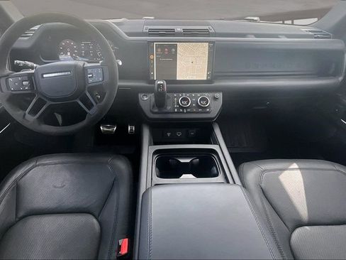 Used 2023 Land Rover Defender 110 V8 AWD/4WD image 15