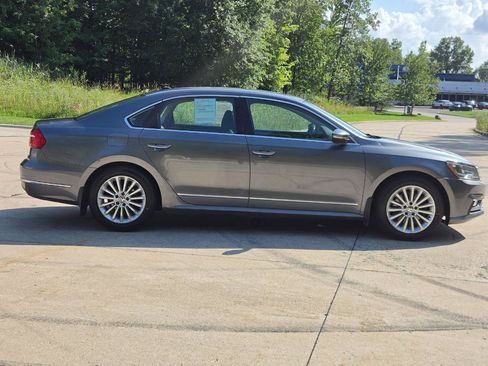 Used 2016 Volkswagen Passat 1.8T SE FWD image 6