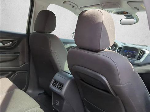 Used 2024 GMC Terrain SLE image 19