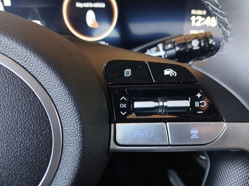 New 2025 Hyundai Elantra Limited image 17