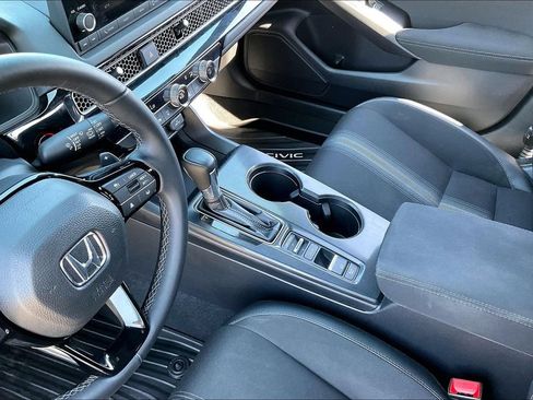 Used 2023 Honda Civic Sport image 17