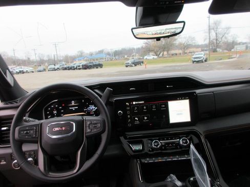 New 2026 GMC Sierra 3500 AT4 w/ AT4 Premium Plus Package image 18