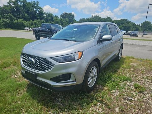 Used 2023 Ford Edge SEL AWD/4WD image 4
