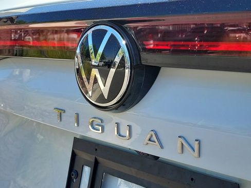 New 2026 Volkswagen Tiguan SE FWD image 7
