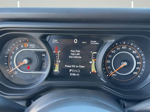 Used 2024 Jeep Gladiator Willys image 8