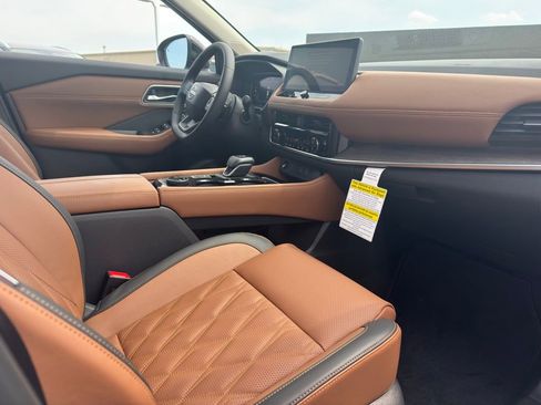 New 2026 Nissan Rogue Platinum AWD/4WD image 21
