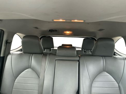 Used 2021 Toyota Highlander XLE AWD/4WD image 20