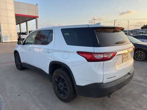 Used 2019 Chevrolet Traverse LS FWD image 3