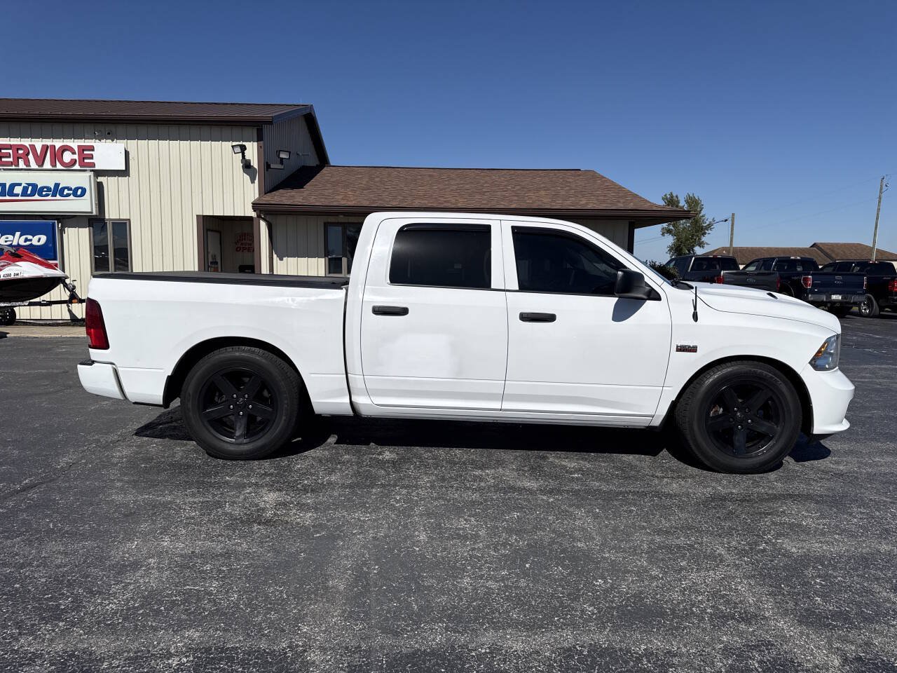 Used 2015 RAM 1500 Express AWD/4WD image 2