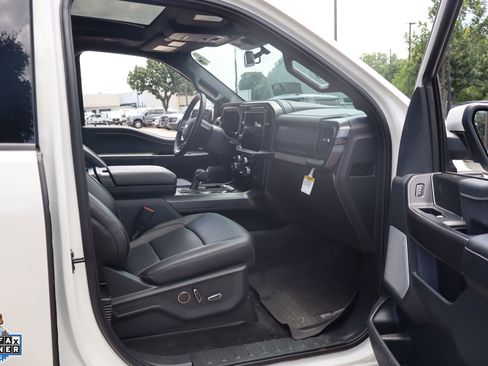 Used 2025 Ford F150 Lariat w/ Equipment Group 502A High AWD/4WD image 30