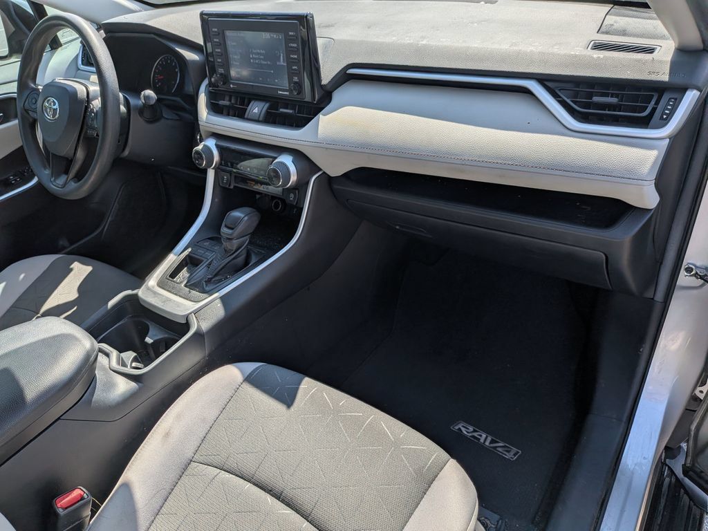 Used 2021 Toyota RAV4 XLE FWD image 27