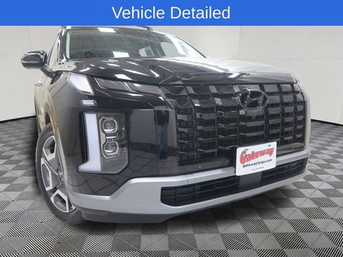 Used 2023 Hyundai Palisade Limited AWD/4WD image 2