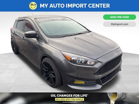 Used 2018 Ford Focus ST w/ Equipment Group 401A image 1