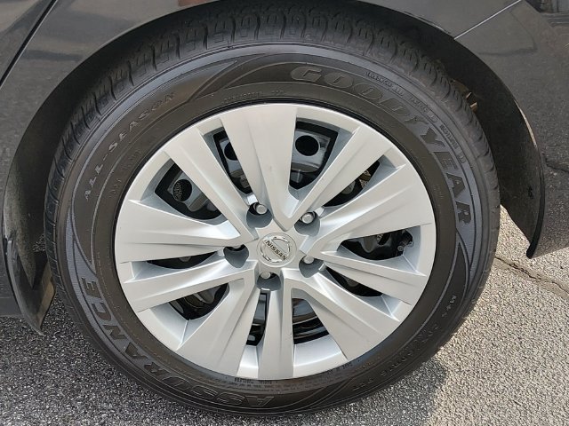 Certified 2025 Nissan Sentra S FWD image 14