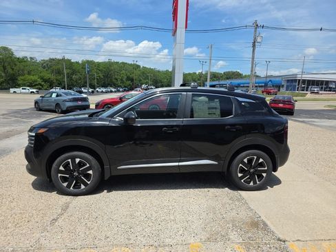 New 2026 Nissan Kicks SV AWD/4WD image 7
