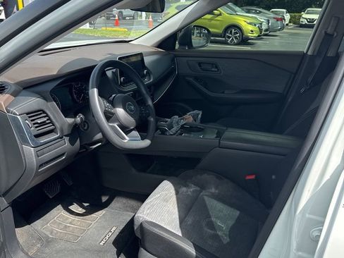 Certified 2021 Nissan Rogue S image 5