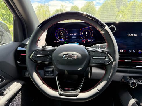 New 2025 Chevrolet Silverado EV RST image 32